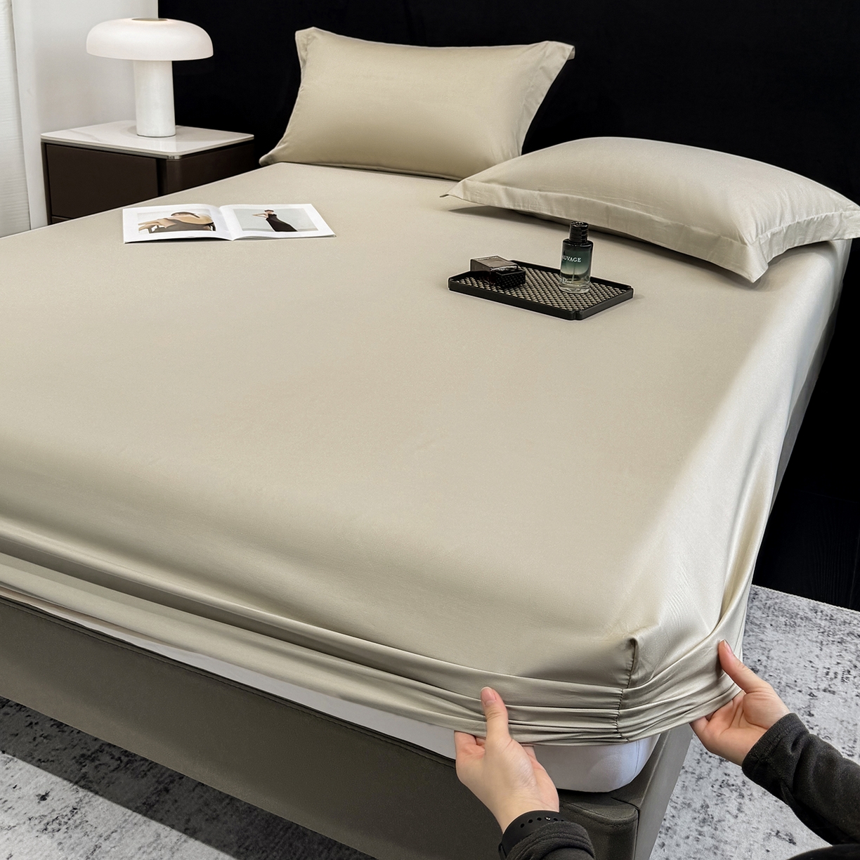 91家纺网 家纺一手货源 找家纺 莱势 2026新品100支全棉纯棉50x50s贡缎长绒棉纯色素色单品床单 床笠 枕套 浅驼