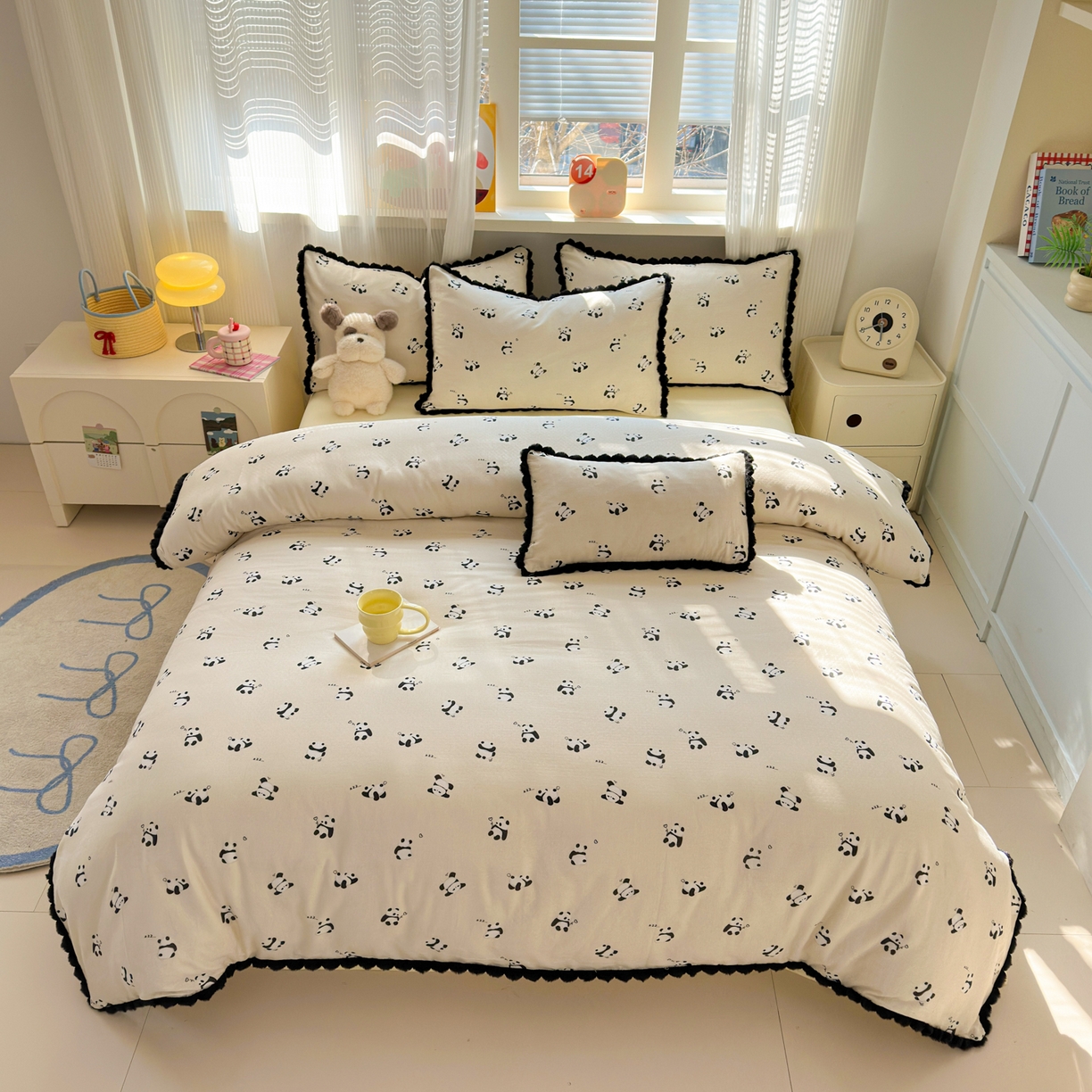 91家纺网 家纺一手货源 找家纺 丽涵家纺 2026新款全棉双层纱全棉纯棉大雁纹毛球花边四件套 熊猫笨笨