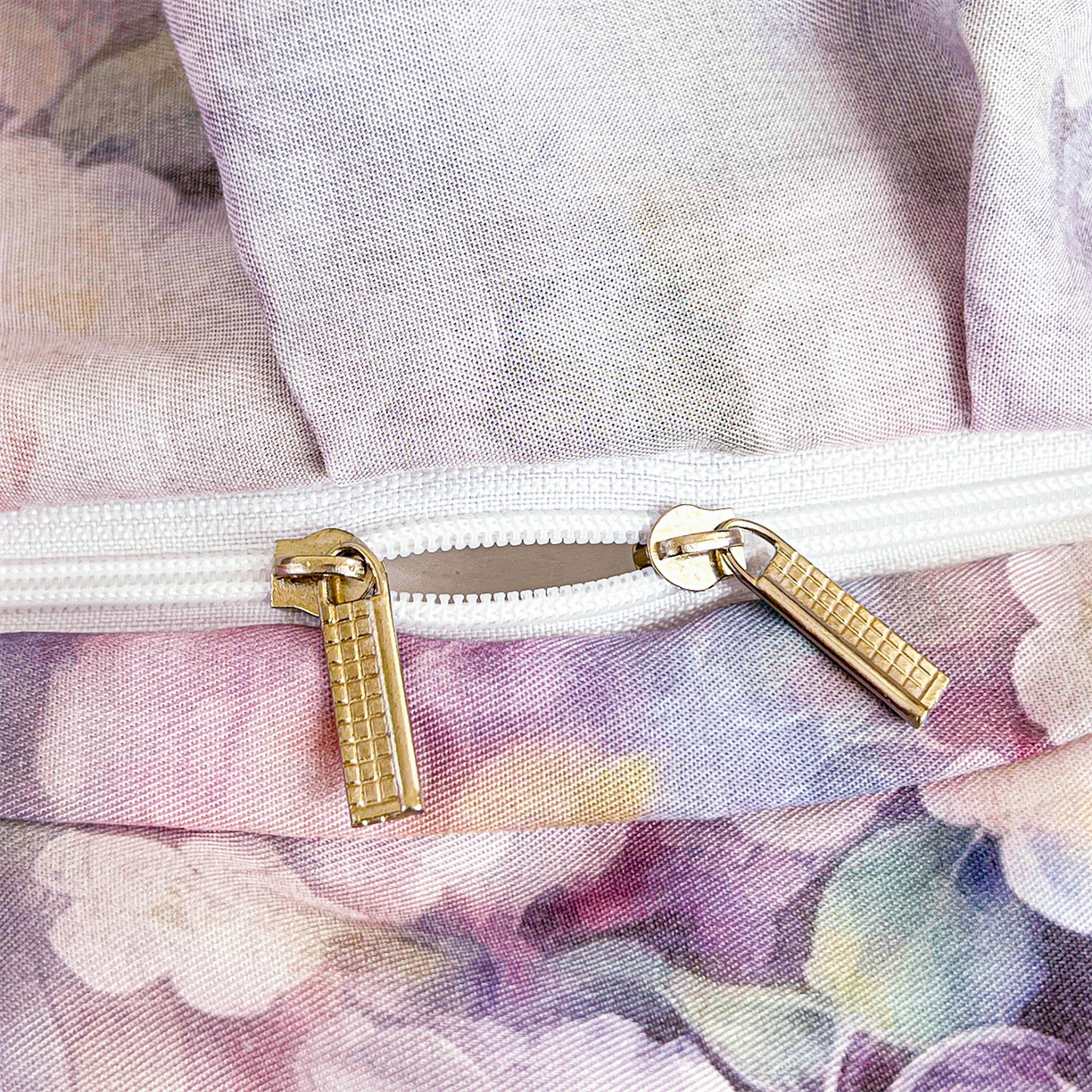 91家纺网 家纺一手货源 找家纺 宜凡 2026新款莱赛尔夹棉床盖四件套单被套 海棠碎影