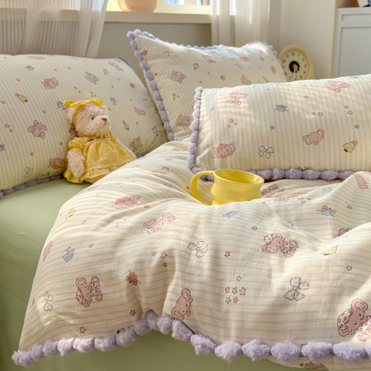 91家纺网 家纺一手货源 找家纺 丽涵家纺 2026新款全棉双层纱全棉纯棉大雁纹毛球花边四件套 音乐小象-绿