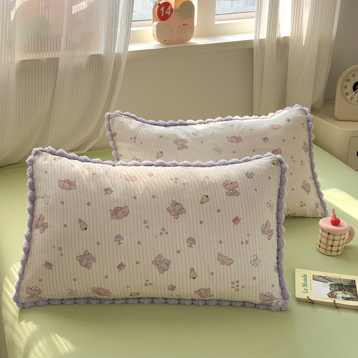 91家纺网 家纺一手货源 找家纺 丽涵家纺 2026新款全棉双层纱全棉纯棉大雁纹毛球花边四件套 音乐小象-绿