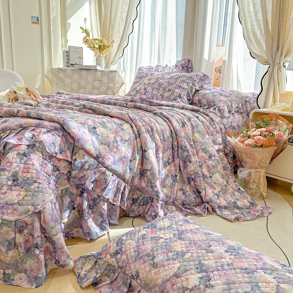 91家纺网 家纺一手货源 找家纺 宜凡 2026新款莱赛尔数码印花夹棉床盖夏被四件套 海棠碎影