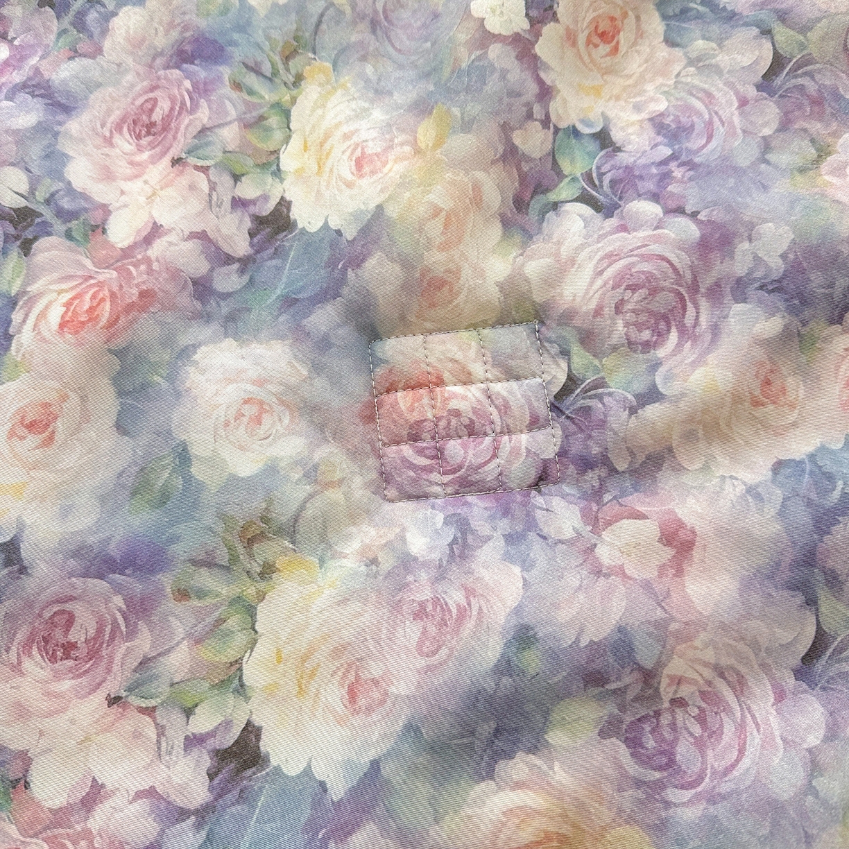 91家纺网 家纺一手货源 找家纺 宜凡 2026新款莱赛尔数码印花夹棉床盖夏被四件套 海棠碎影