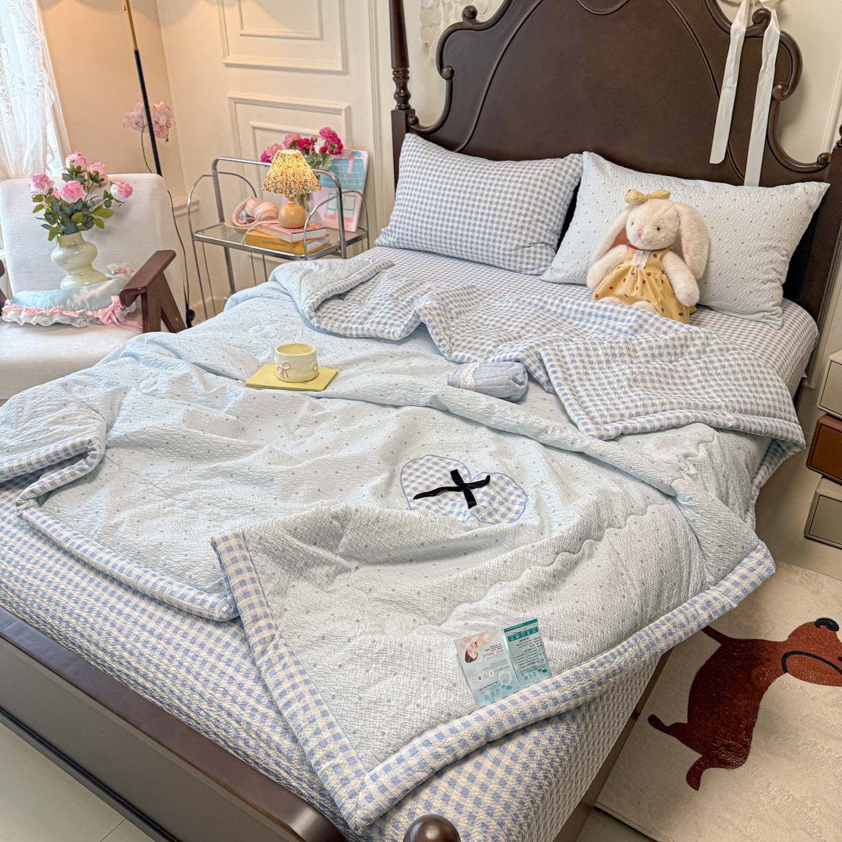 91家纺网 家纺一手货源 找家纺 （总）子钦家纺 2026新款春夏新款提花泡芙棉贴布绣手包边单夏被夏被四件套-丘比特的爱恋