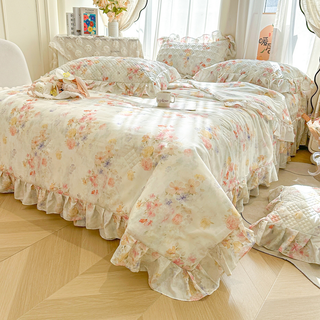 91家纺网 家纺一手货源 找家纺 宜凡 2026新款莱赛尔数码印花夹棉床盖夏被四件套 海棠听风