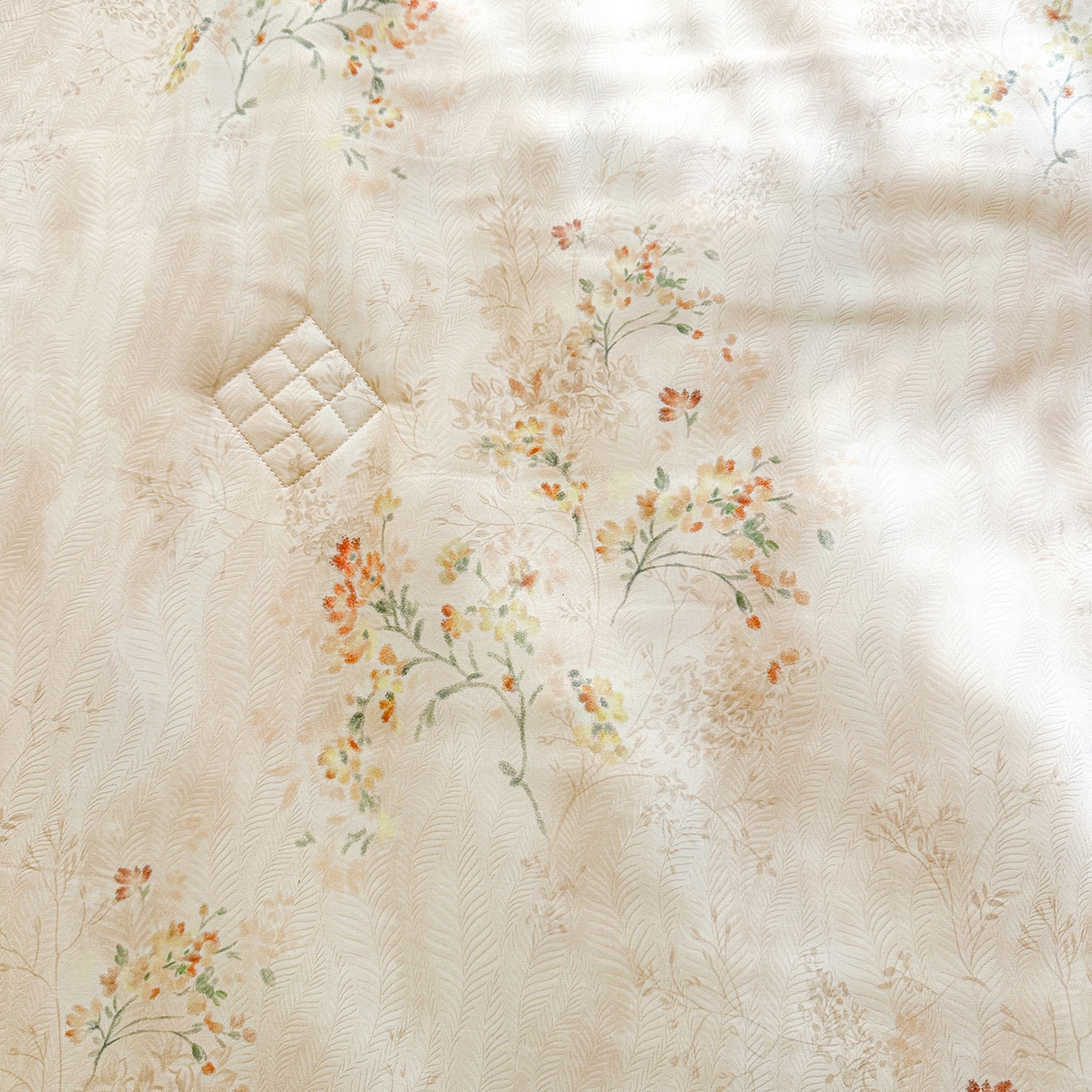 91家纺网 家纺一手货源 找家纺 宜凡 2026新款莱赛尔数码印花夹棉床盖夏被四件套 兰枝玉树