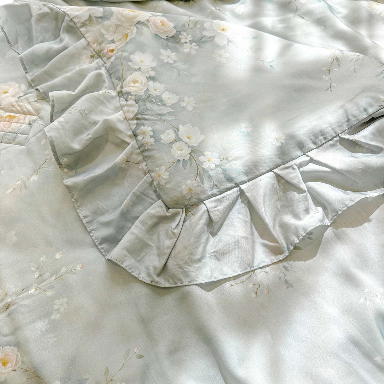 91家纺网 家纺一手货源 找家纺 宜凡 2026新款莱赛尔数码印花夹棉床盖夏被四件套 蓝铃风语