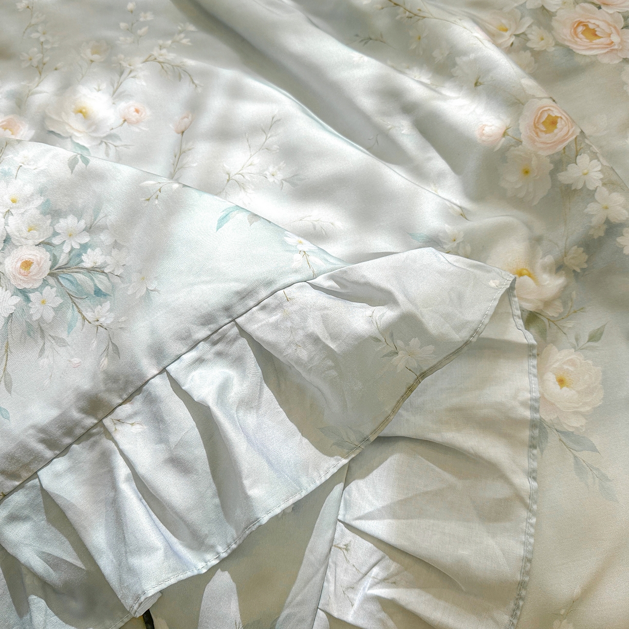 91家纺网 家纺一手货源 找家纺 宜凡 2026新款莱赛尔数码印花夹棉床盖夏被四件套 蓝铃风语