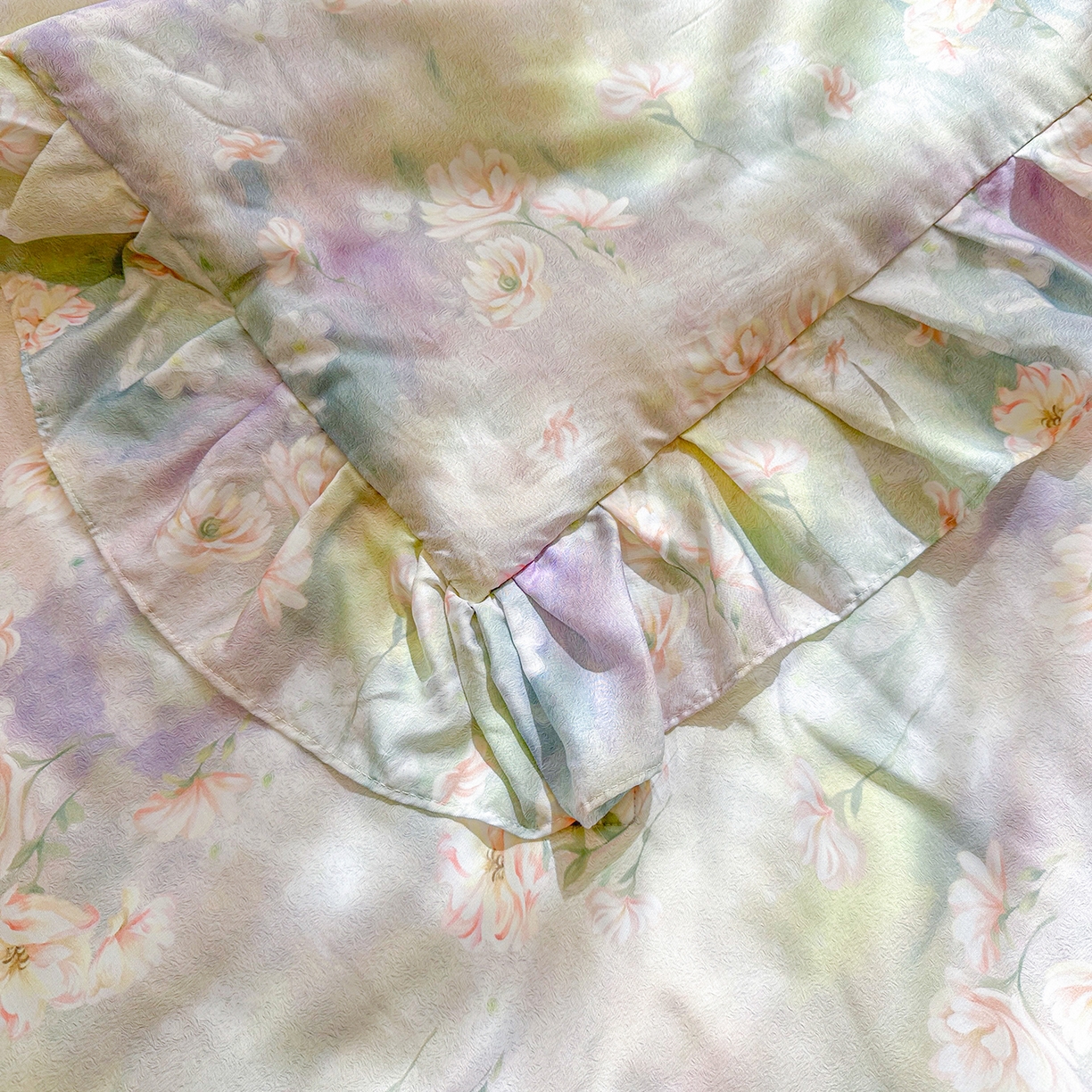 91家纺网 家纺一手货源 找家纺 宜凡 2026新款莱赛尔数码印花夹棉床盖夏被四件套 鸢尾幽梦