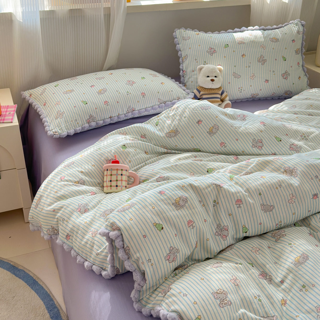 91家纺网 家纺一手货源 找家纺 丽涵家纺 2026新款全棉双层纱全棉纯棉大雁纹毛球花边四件套 音乐小象-紫