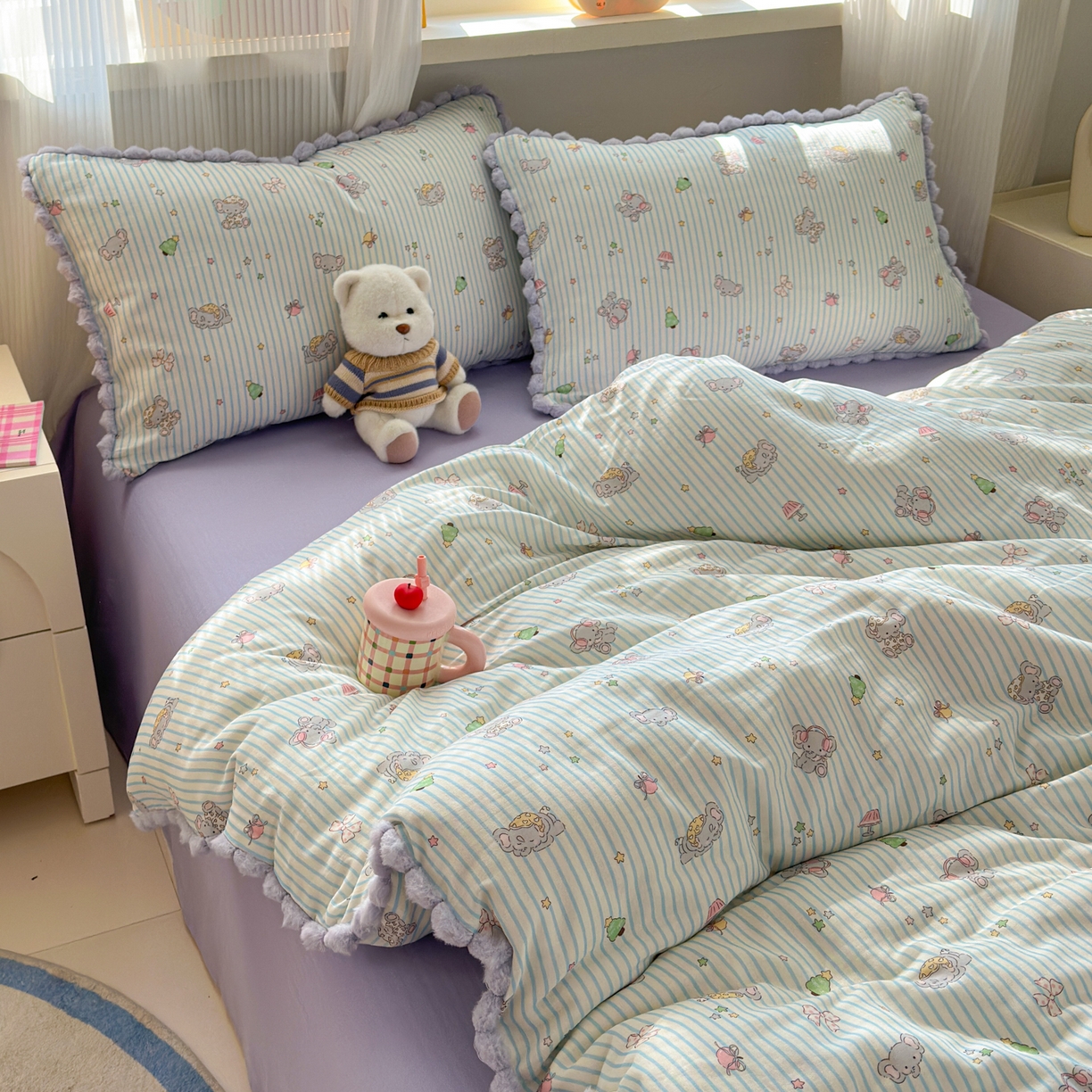 91家纺网 家纺一手货源 找家纺 丽涵家纺 2026新款全棉双层纱全棉纯棉大雁纹毛球花边四件套 音乐小象-紫