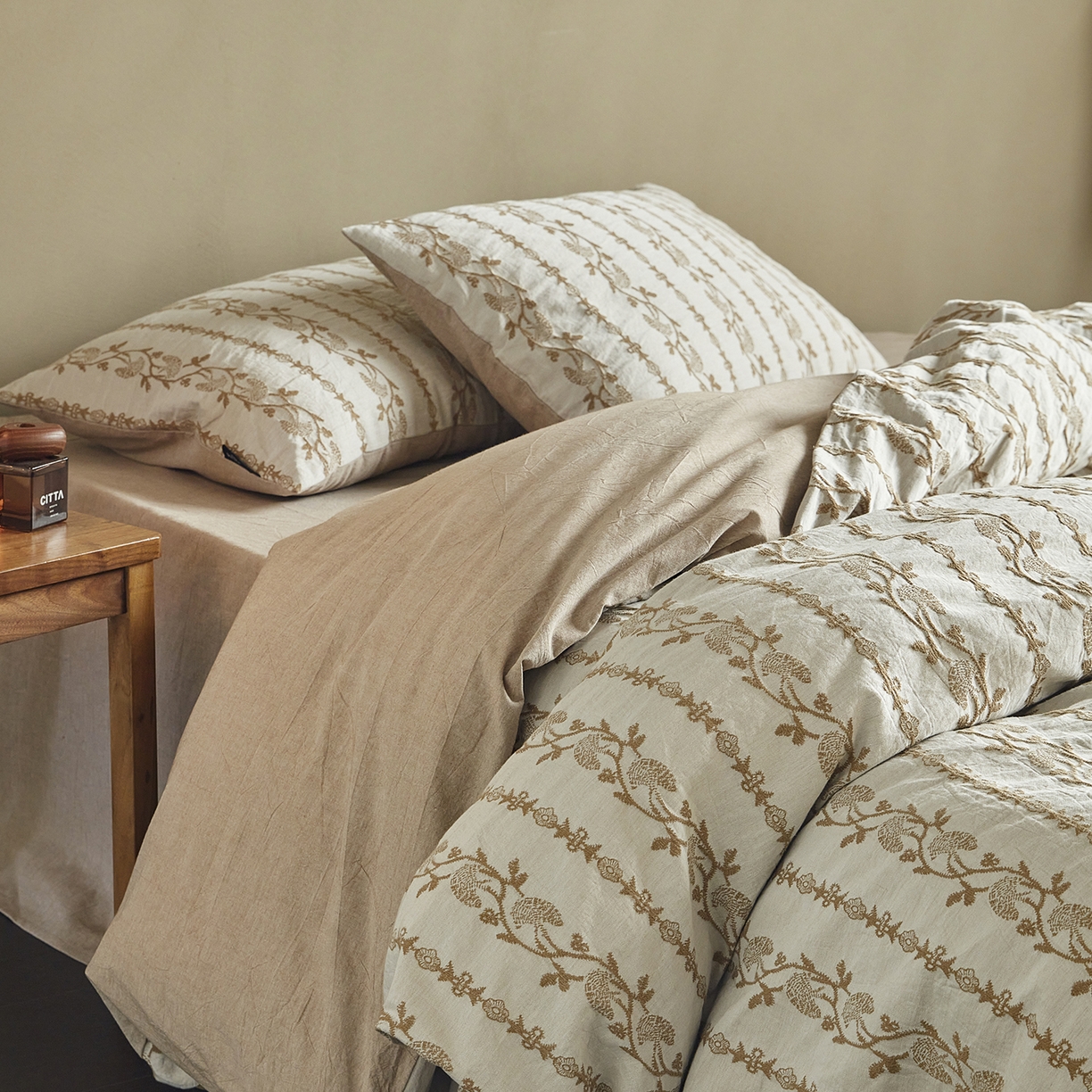 91家纺网 家纺一手货源 找家纺 （总）风向标家纺 2026新款厚织提花麻感水洗全棉四件套-风格一