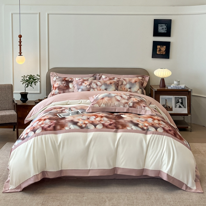 91家纺网 家纺一手货源 找家纺 （总）金牛座家纺 2026新款高克重细斜纹丝柔质感亲肤数码印花宽边四件套-庄生晓梦