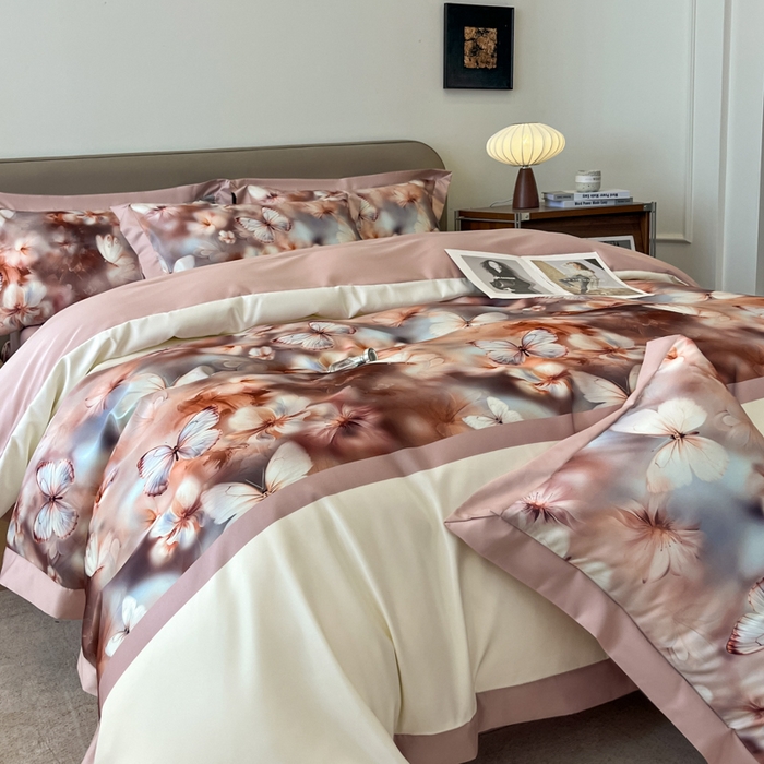 91家纺网 家纺一手货源 找家纺 （总）金牛座家纺 2026新款高克重细斜纹丝柔质感亲肤数码印花宽边四件套-庄生晓梦