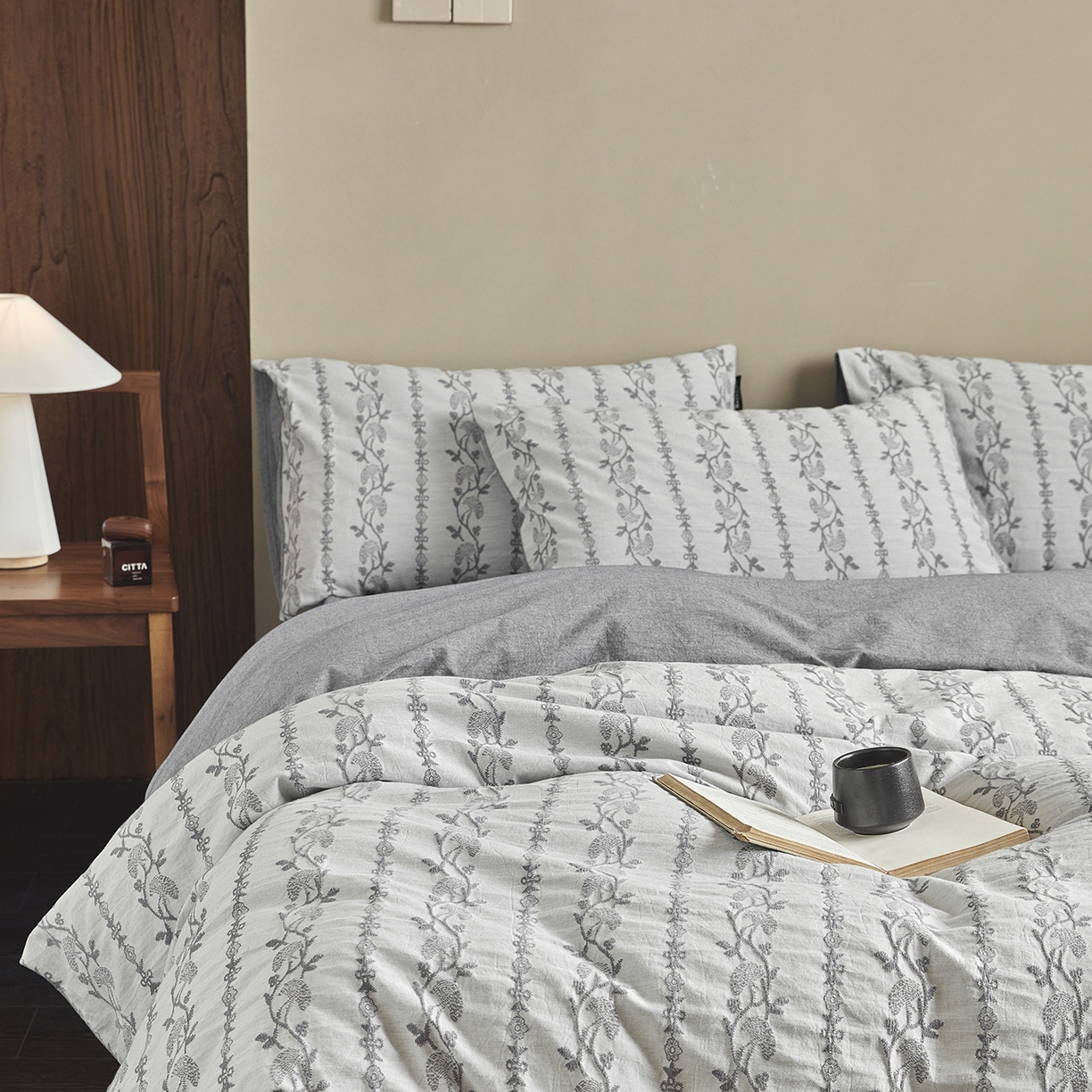 91家纺网 家纺一手货源 找家纺 风向标家纺 2026新款厚织提花麻感水洗全棉四件套-风格一 茉白-麻蓝