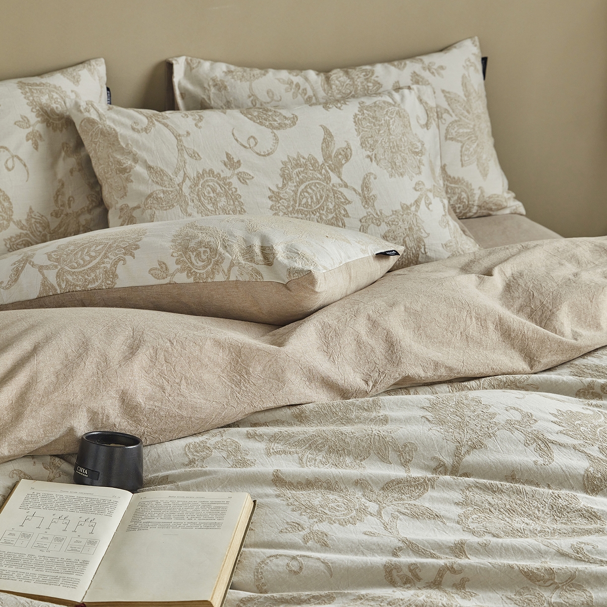 91家纺网 家纺一手货源 找家纺 风向标家纺 2026新款厚织提花麻感水洗全棉四件套-风格一 奈予-驼麻