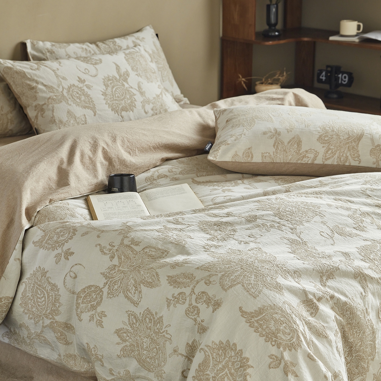 91家纺网 家纺一手货源 找家纺 风向标家纺 2026新款厚织提花麻感水洗全棉四件套-风格一 奈予-驼麻