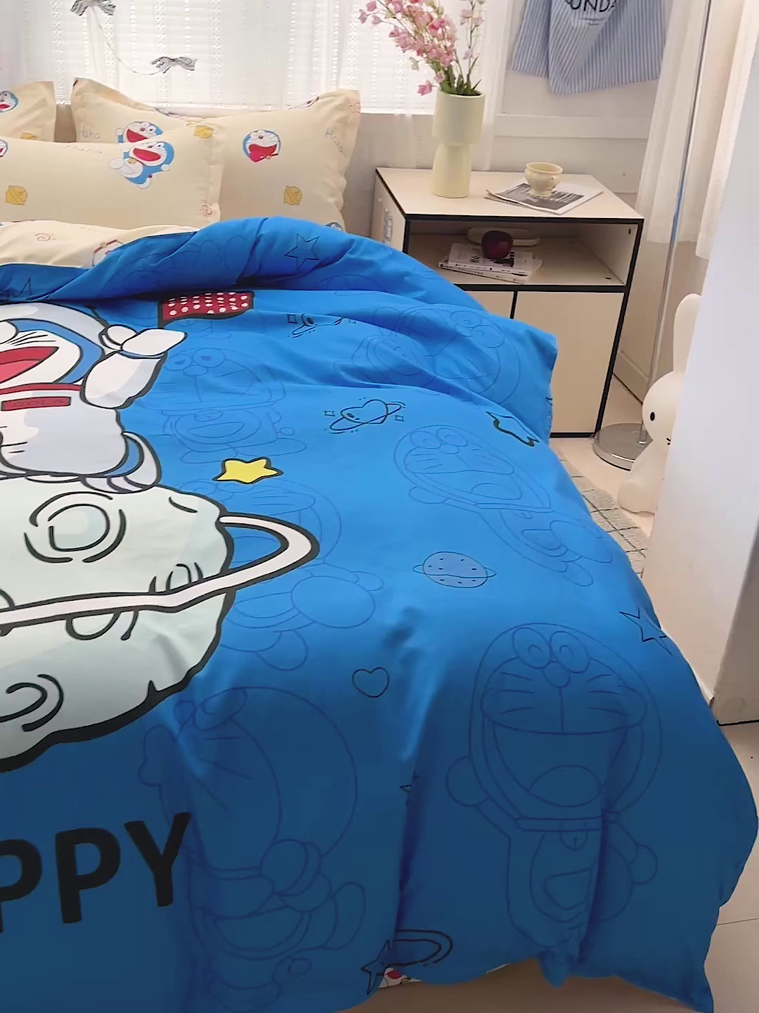 91家纺网 家纺一手货源 找家纺 KT猫直营店 2026新款卡通斜纹磨毛大版四件套 登月叮当-蓝