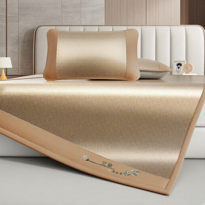 91家纺网 家纺一手货源 找家纺 （总）好艺佳毛毯 2026新款艾草凉席冰丝席绣花高密碳光软席PE饼干花三件套学生宿舍可机洗水洗