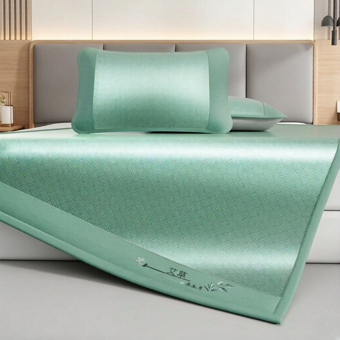 91家纺网 家纺一手货源 找家纺 （总）好艺佳毛毯 2026新款艾草凉席冰丝席绣花高密碳光软席PE饼干花三件套学生宿舍可机洗水洗