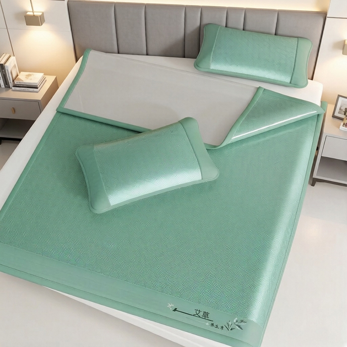 91家纺网 家纺一手货源 找家纺 好艺佳毛毯 2026新款艾草凉席冰丝席绣花高密碳光软席PE饼干花三件套学生宿舍可机洗水洗 艾草冰丝席-薄荷绿