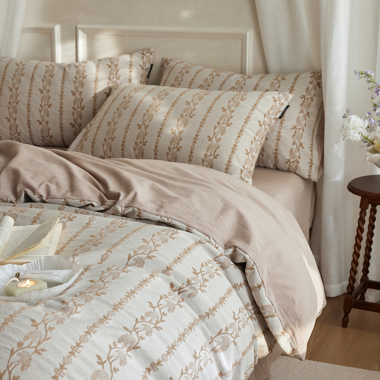 91家纺网 家纺一手货源 找家纺 风向标家纺 2026新款厚织提花麻感水洗全棉四件套-风格二 茉白-麻咖