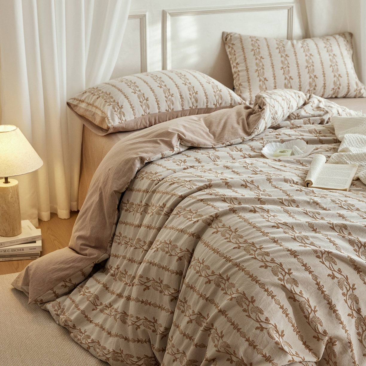 91家纺网 家纺一手货源 找家纺 风向标家纺 2026新款厚织提花麻感水洗全棉四件套-风格二 茉白-麻咖