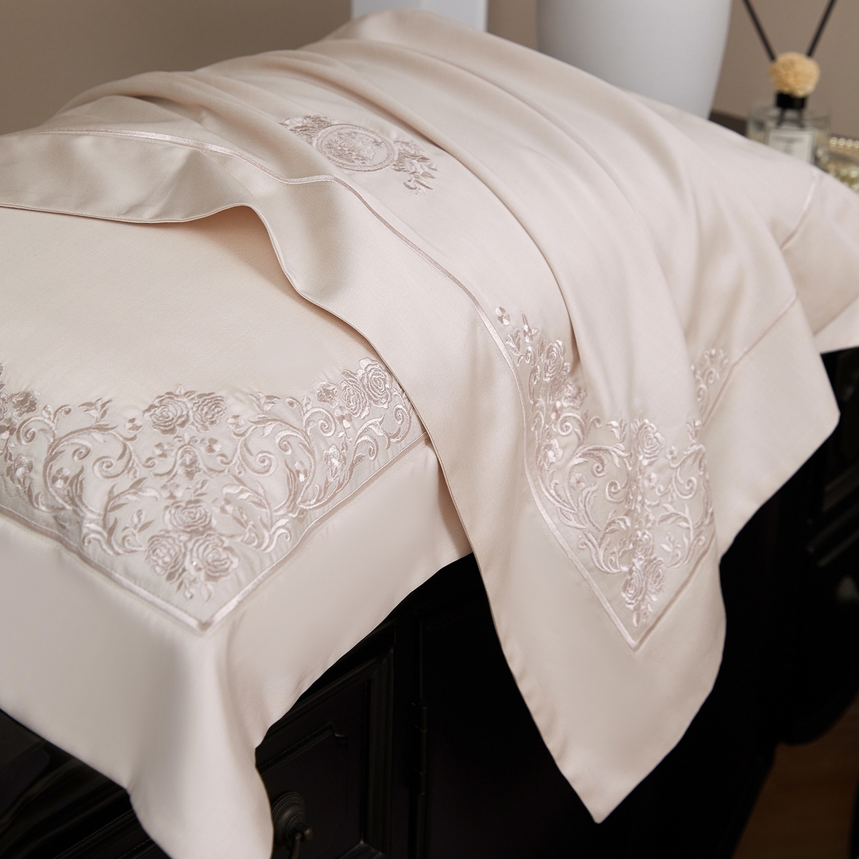 91家纺网 家纺一手货源 找家纺 蒂爵 2026新款天丝棉提花四件套 浅香槟