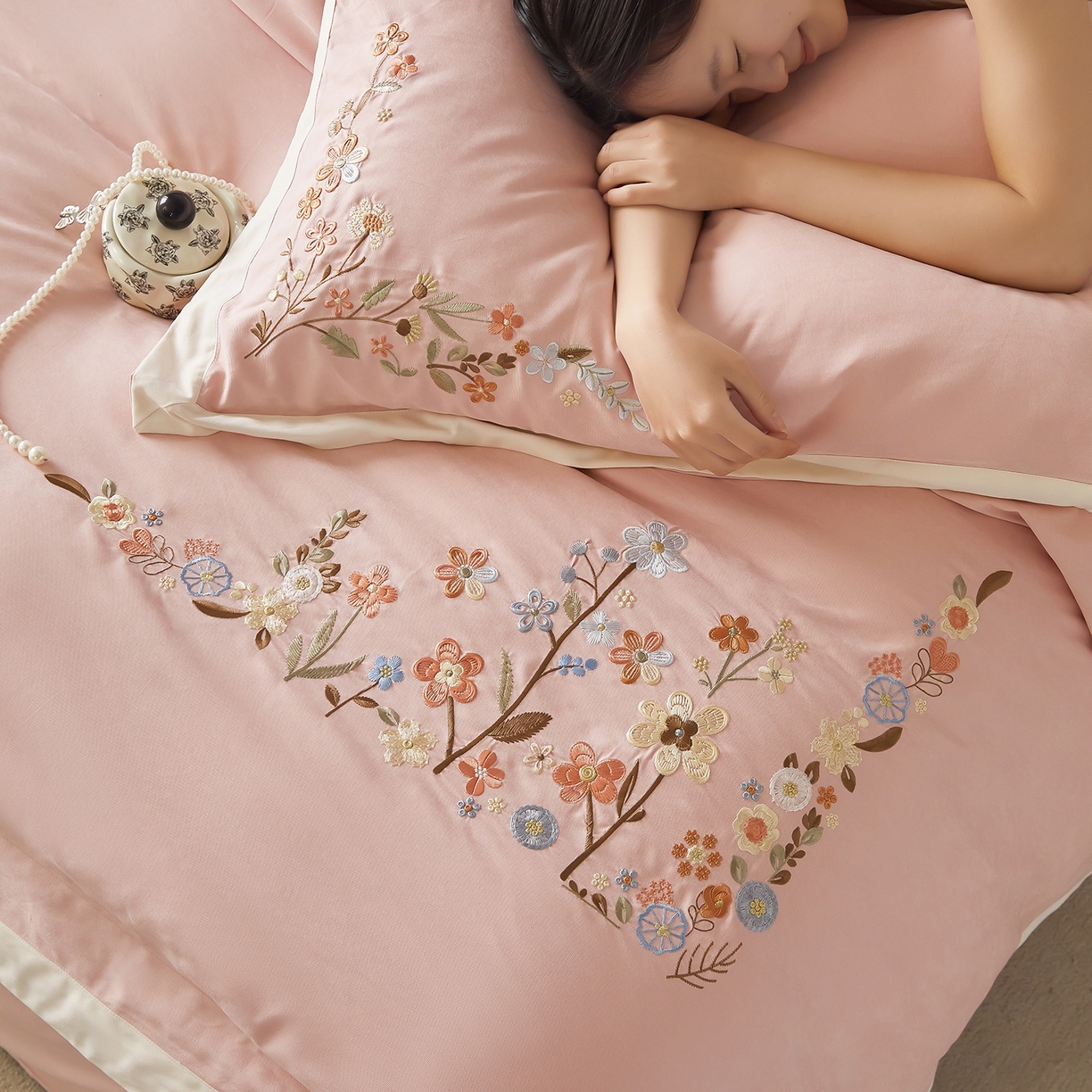 91家纺网 家纺一手货源 找家纺 （总）遇见家居生活馆 2026新款罗云棉刺绣四件套-春日茶会