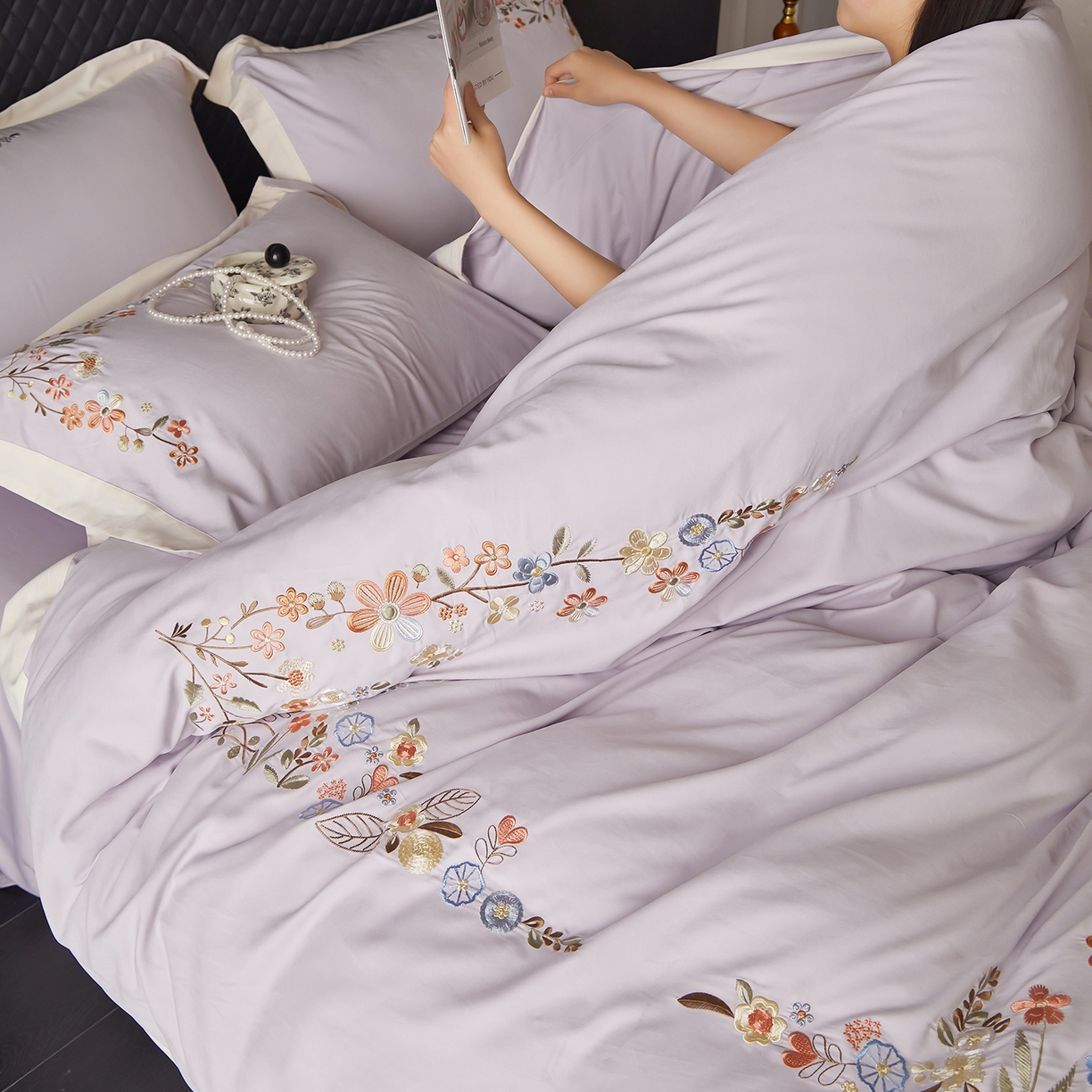 91家纺网 家纺一手货源 找家纺 遇见家居生活馆 2026新款罗云棉刺绣四件套-春日茶会 奶油香芋紫