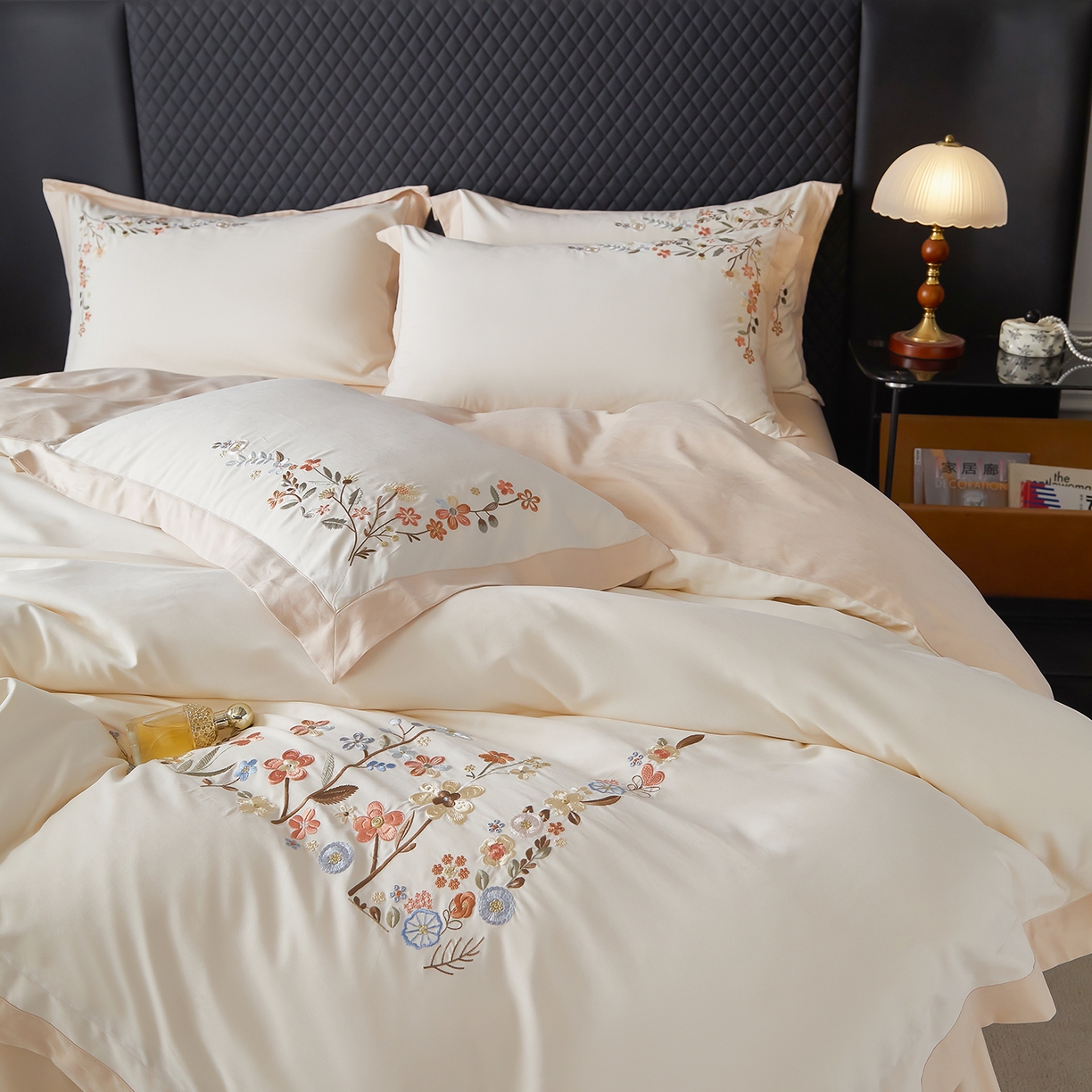 91家纺网 家纺一手货源 找家纺 遇见家居生活馆 2026新款罗云棉刺绣四件套-春日茶会 乳白+麦芽糖