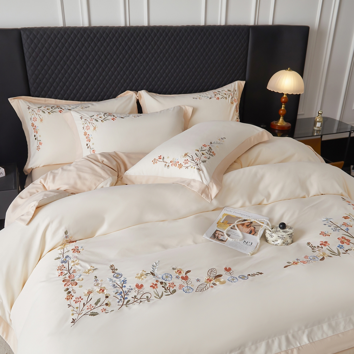 91家纺网 家纺一手货源 找家纺 遇见家居生活馆 2026新款罗云棉刺绣四件套-春日茶会 乳白+麦芽糖