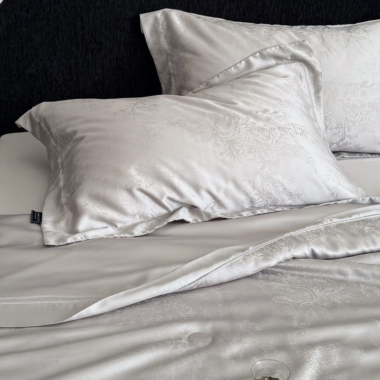 91家纺网 家纺一手货源 找家纺 （总）三味舒屋 2026新款秘境丝语系列60S兰精提花天丝夏被阿娜亚