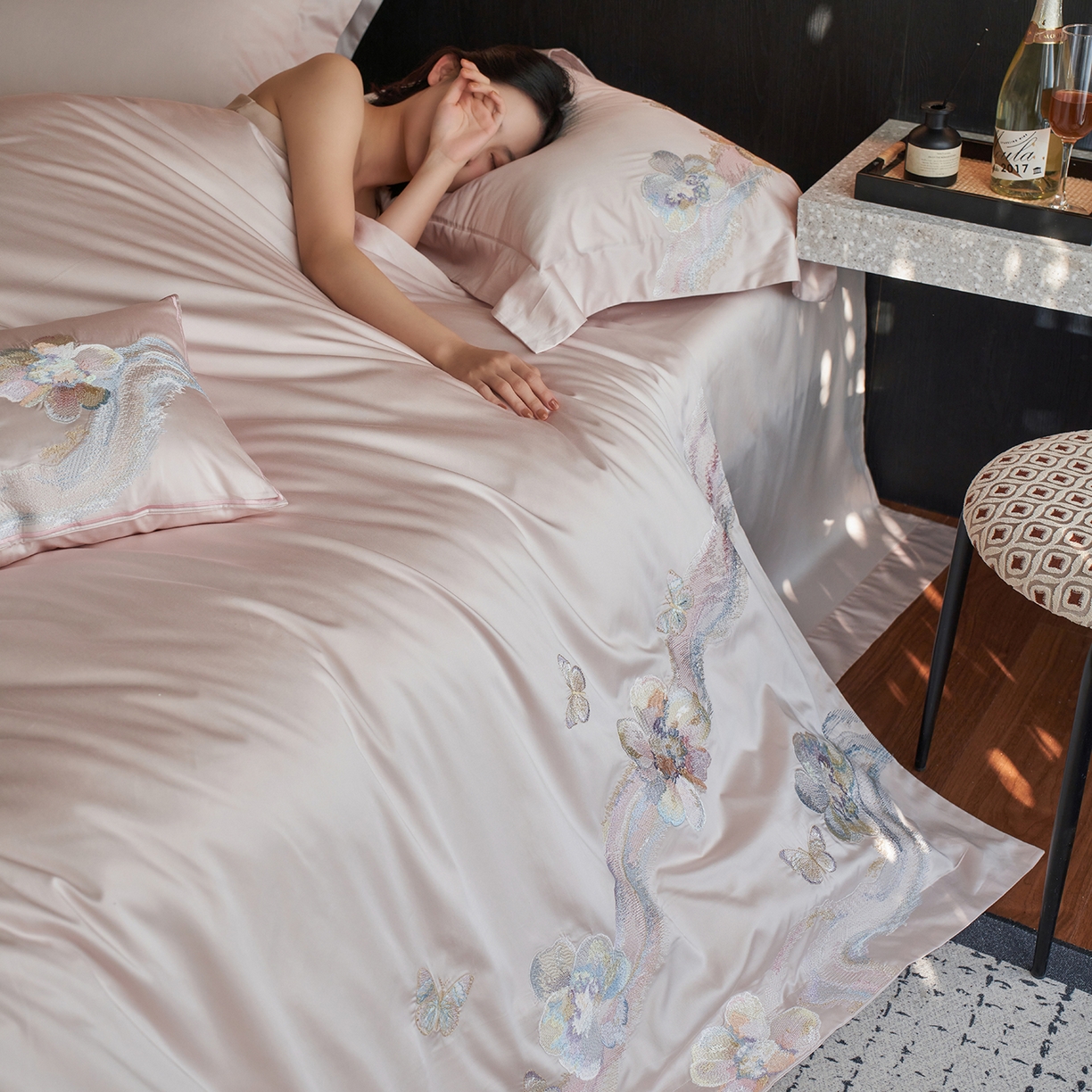 91家纺网 家纺一手货源 找家纺 （总）蒂爵 2026新款高支天丝棉四件套 流光蝶影系列