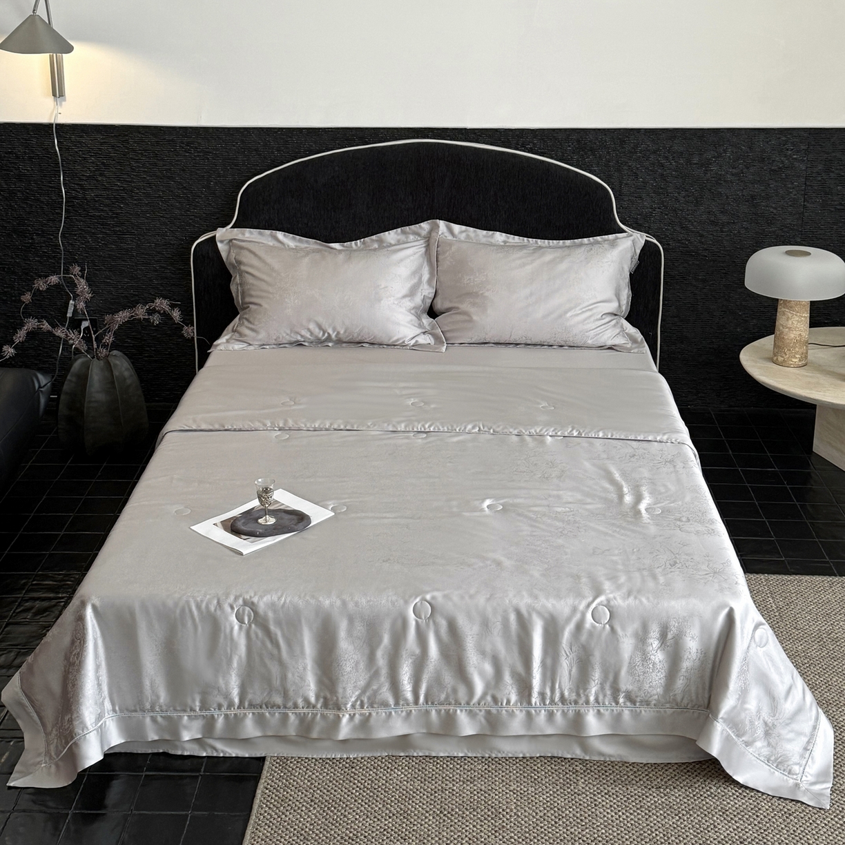 91家纺网 家纺一手货源 找家纺 三味舒屋 2026新款秘境丝语系列60S兰精提花天丝夏被阿娜亚 阿那亚银灰