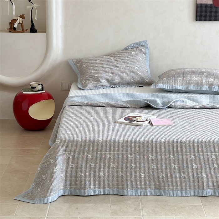 91家纺网 家纺一手货源 找家纺 床盖工厂店 2026春夏新款双面100%全棉填充80棉花床盖三件套 冬日恋歌 灰