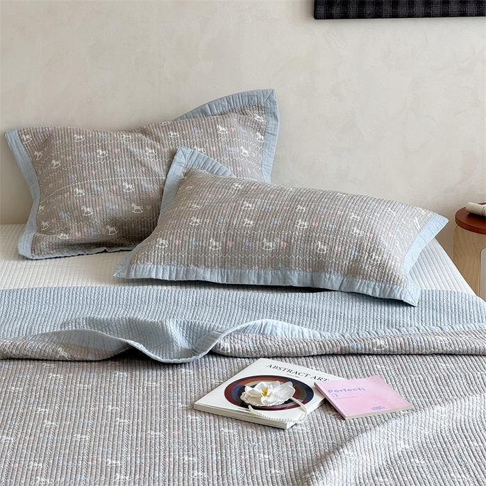 91家纺网 家纺一手货源 找家纺 床盖工厂店 2026春夏新款双面100%全棉填充80棉花床盖三件套 冬日恋歌 灰