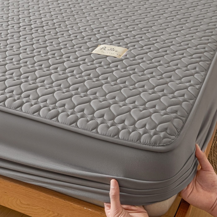 91家纺网 家纺一手货源 找家纺 曼陀罗 2026新款A类母婴级新疆棉花夹棉防水单床笠 床笠单件-倾心 倾心-深灰