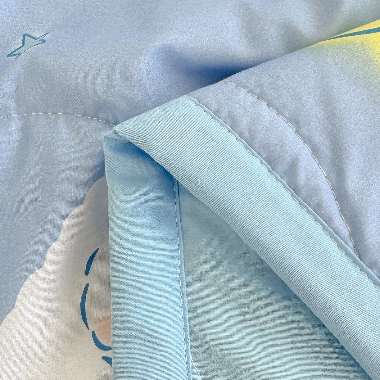 91家纺网 家纺一手货源 找家纺 沁童儿童用品店 2026新款三丽鸥儿童被 蓝色小兔