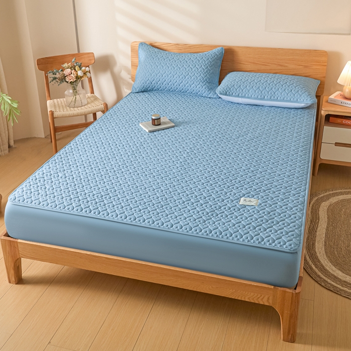 91家纺网 家纺一手货源 找家纺 曼陀罗 2026新款A类母婴级新疆棉花夹棉防水单床笠 床笠单件-倾心 倾心-雾蓝