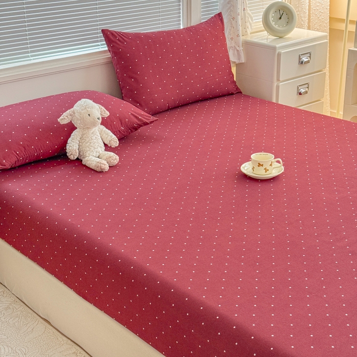 91家纺网 家纺一手货源 找家纺 爱多多家居 2026春夏新款水洗古棉枕套 酒红波点