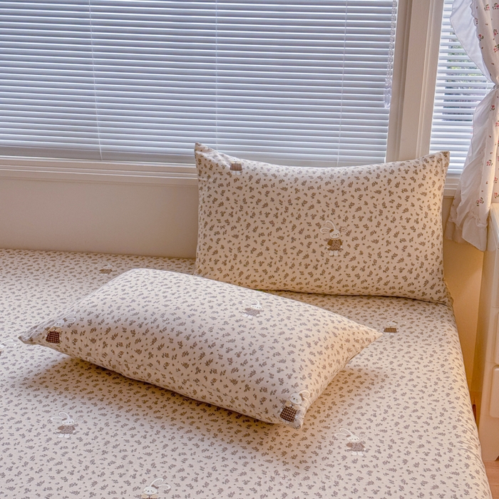 爱多多家居 2026春夏新款水洗古棉枕套 碎花小兔