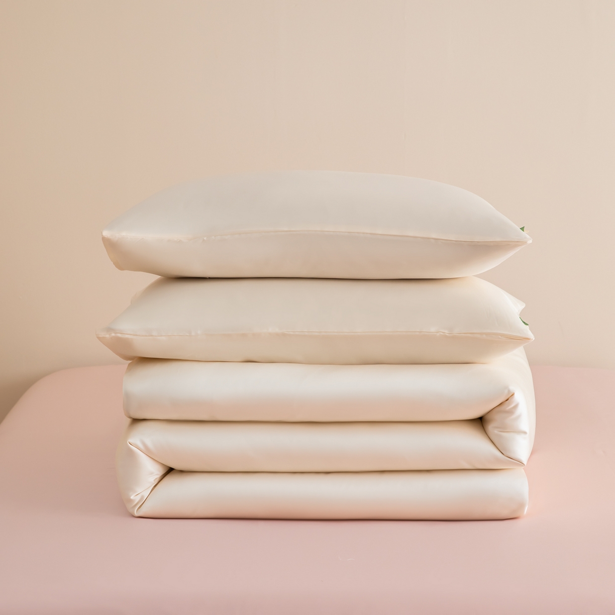 91家纺网 家纺一手货源 找家纺 眠博士 2026新款60S天丝莱赛尔纯色四件套 60S天丝套件-云朵白+粉