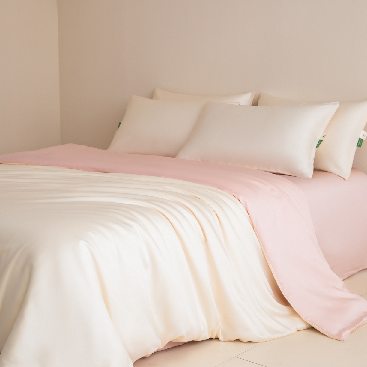 91家纺网 家纺一手货源 找家纺 眠博士 2026新款60S天丝莱赛尔纯色四件套 60S天丝套件-云朵白+粉