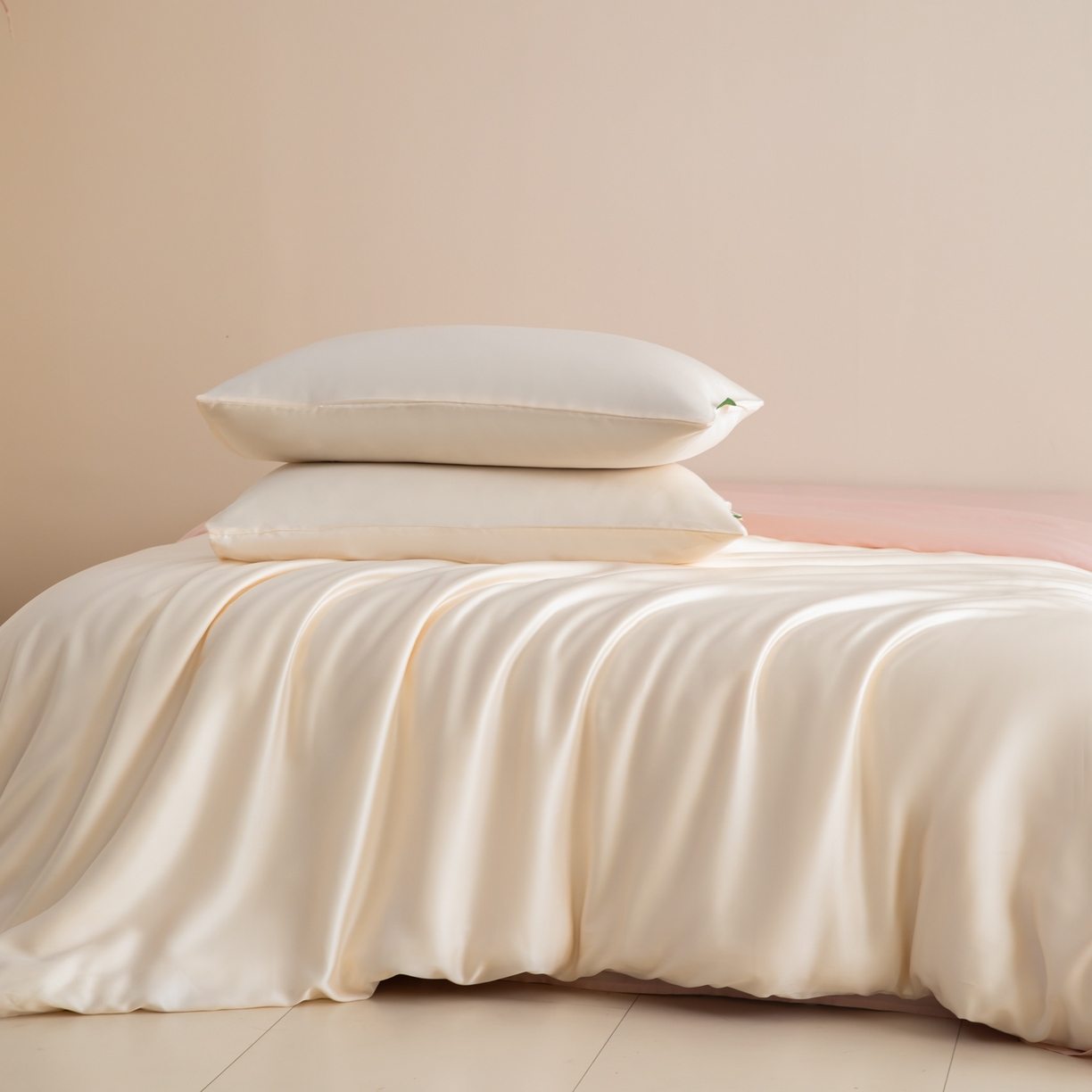 91家纺网 家纺一手货源 找家纺 眠博士 2026新款60S天丝莱赛尔纯色四件套 60S天丝套件-云朵白+粉