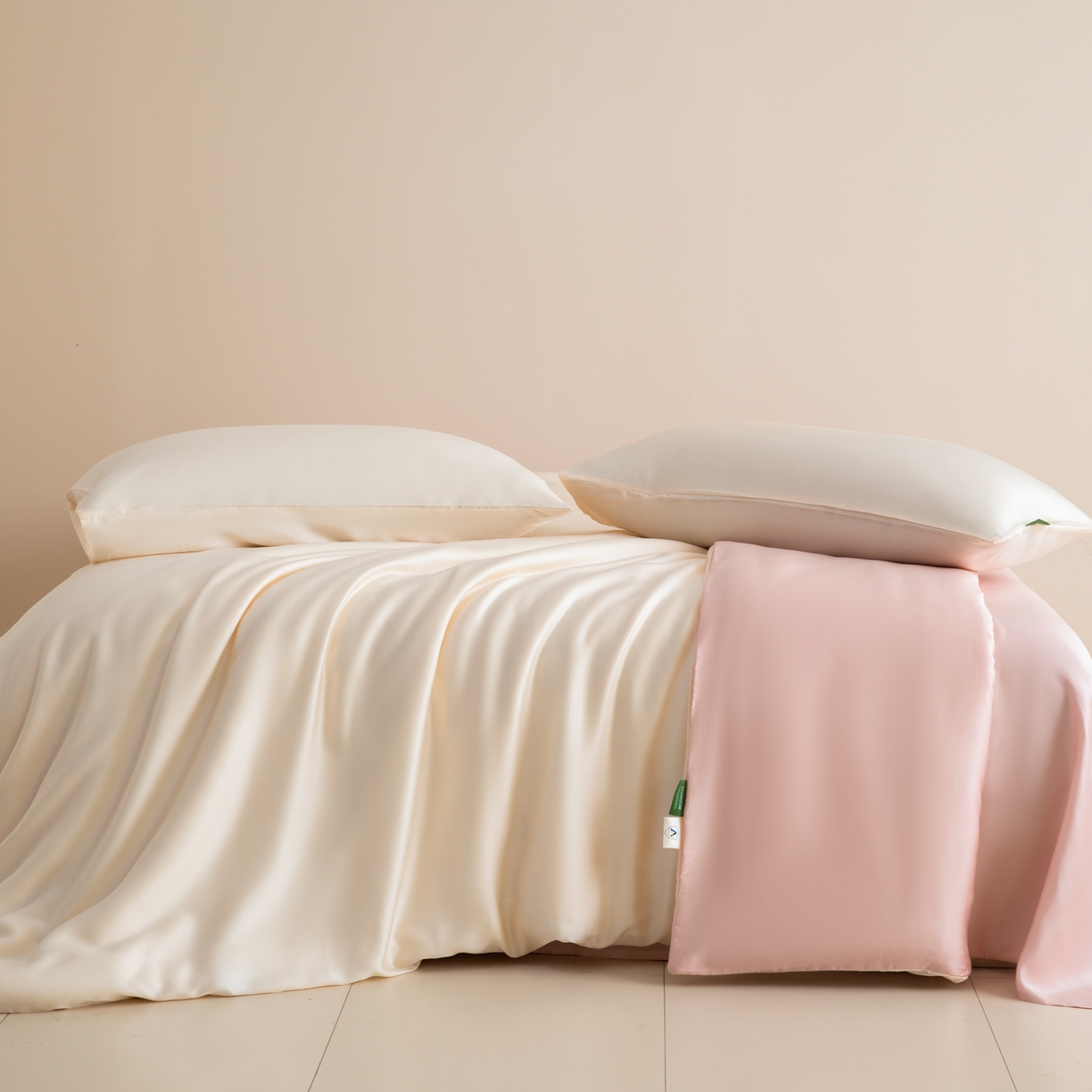 91家纺网 家纺一手货源 找家纺 眠博士 2026新款60S天丝莱赛尔纯色四件套 60S天丝套件-云朵白+粉