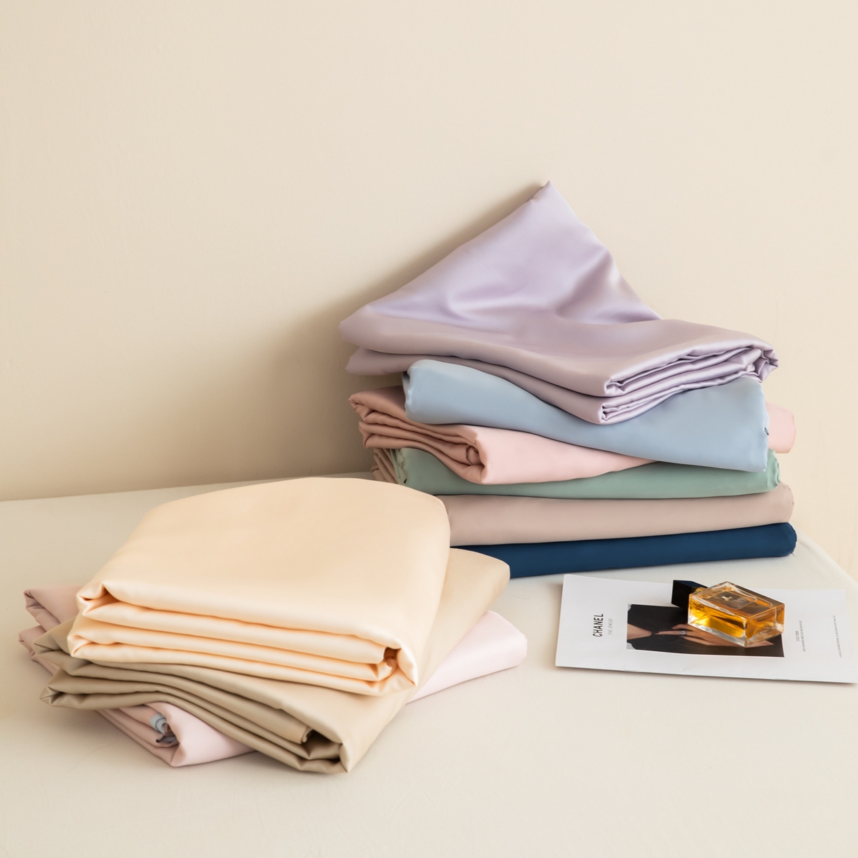 91家纺网 家纺一手货源 找家纺 眠博士 2026新款60S天丝莱赛尔纯色四件套 叠拍组合图-60S天丝