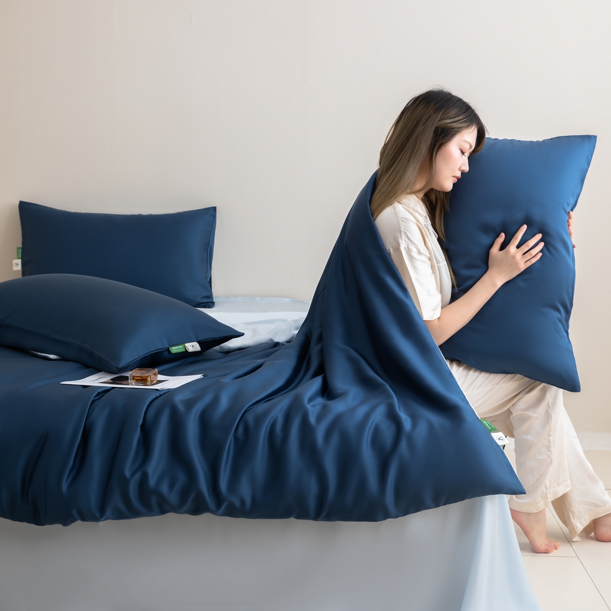 91家纺网 家纺一手货源 找家纺 眠博士 2026新款60S天丝莱赛尔纯色四件套 60S天丝套件-米亚蓝+蓝