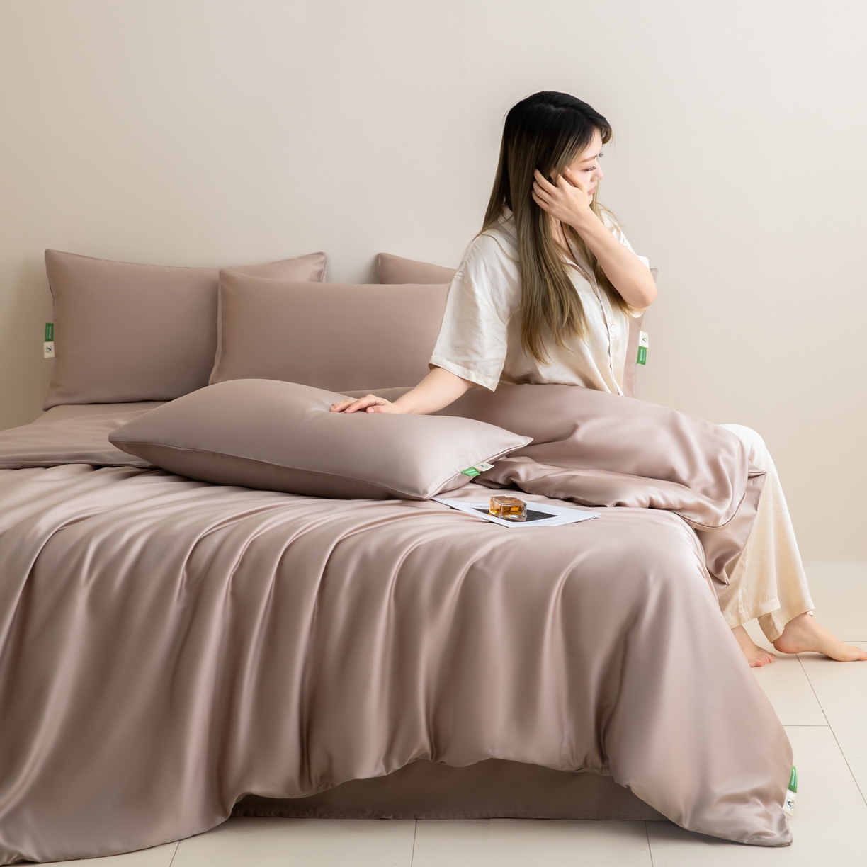 91家纺网 家纺一手货源 找家纺 眠博士 2026新款60S天丝莱赛尔纯色四件套 60S天丝套件-中茶色