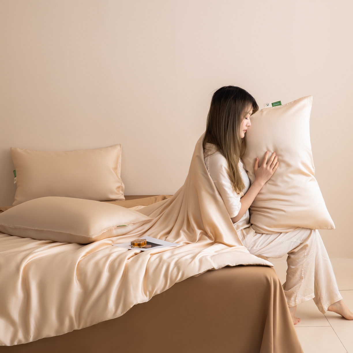 91家纺网 家纺一手货源 找家纺 眠博士 2026新款60S天丝莱赛尔纯色四件套 60S天丝套件-浅茶色+咖